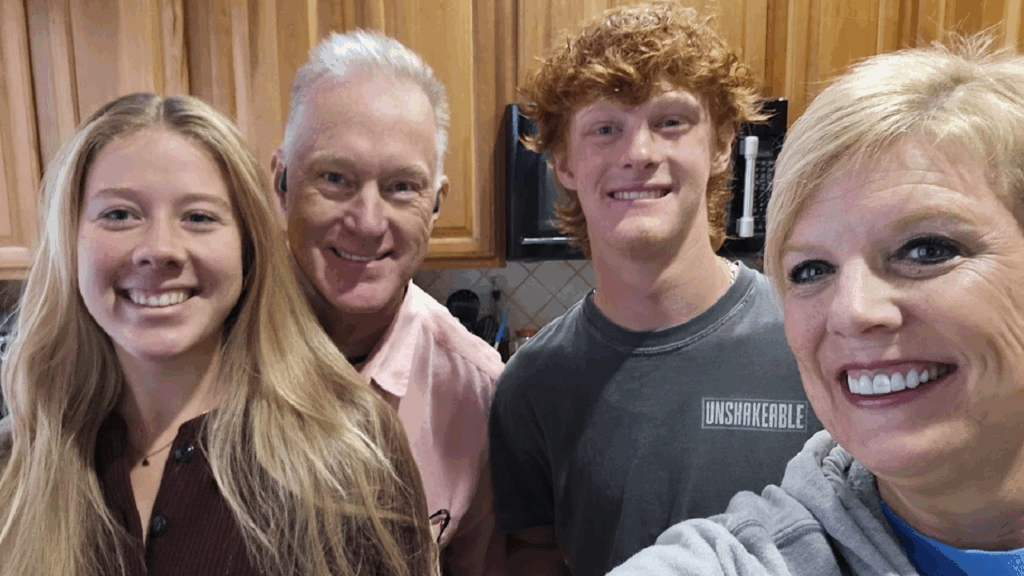 Madi Tony Eli Jenn Locke